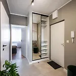 Lägenhet Luksusowy Apartament Nad Balatonem Warszawa